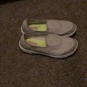 Sketchers go walk tennis shoe